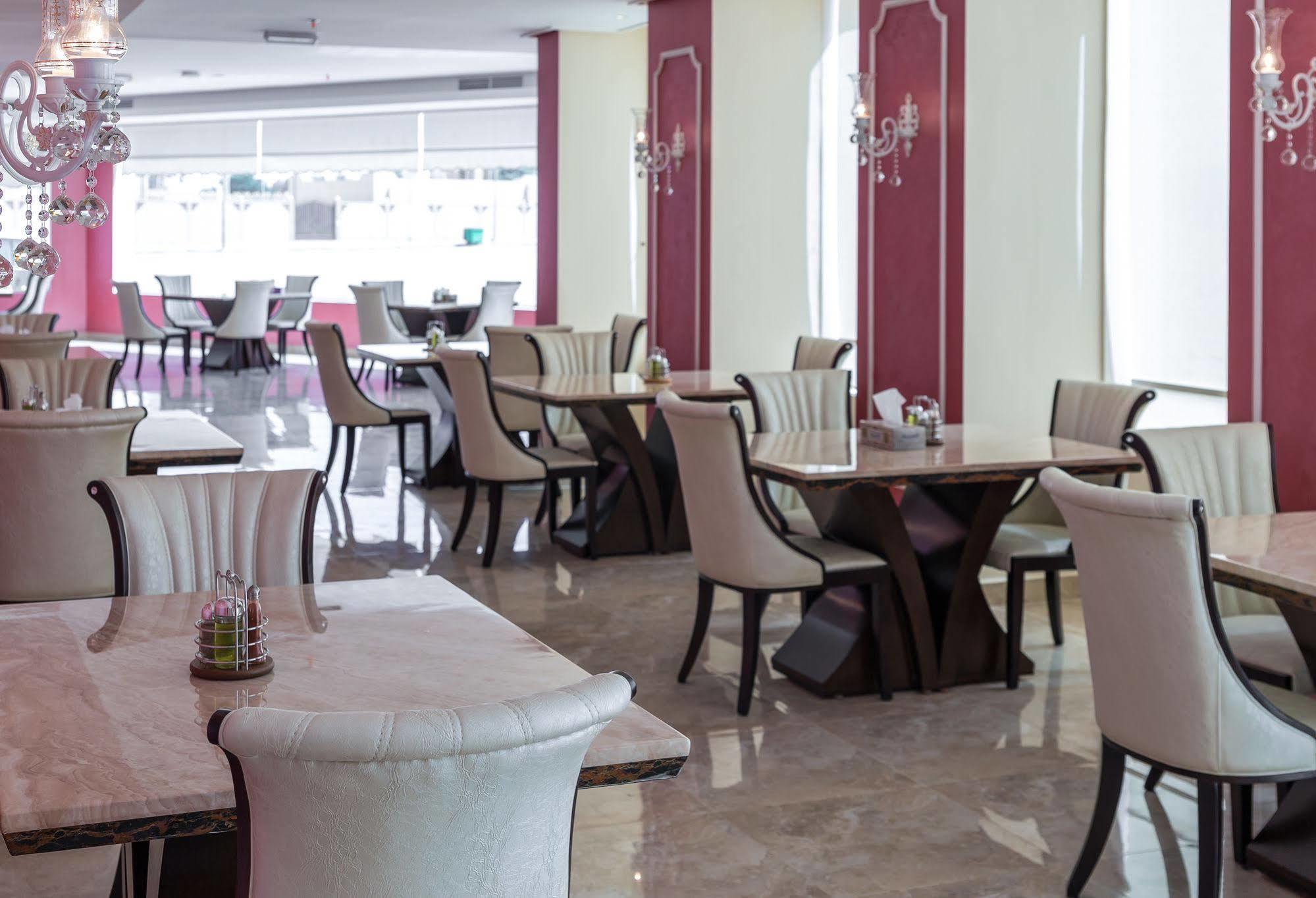 Adams Hotel Kuwait City Eksteriør billede