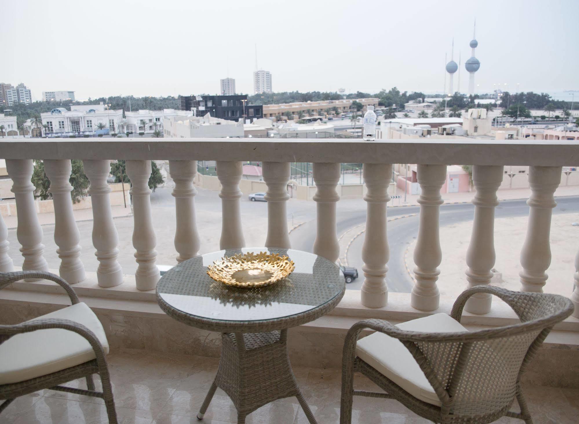 Adams Hotel Kuwait City Eksteriør billede